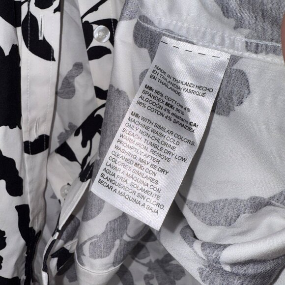 Chicos No-Iron Chic Stretch Black & White Floral 3/4 Sleeve Button-Up Size 12 - Picture 6 of 7